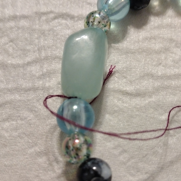 Artemis's Gems custom-made beaded bracelet with blue and clear beads - Picture 5 of 5